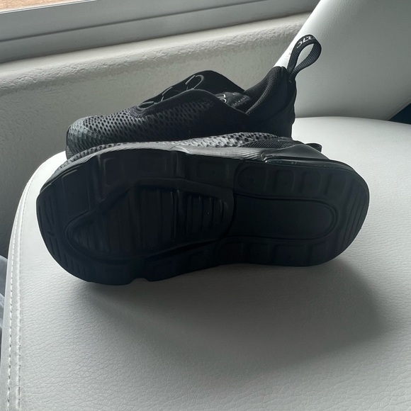 Nike toddler sneakers - Picture 2 of 3